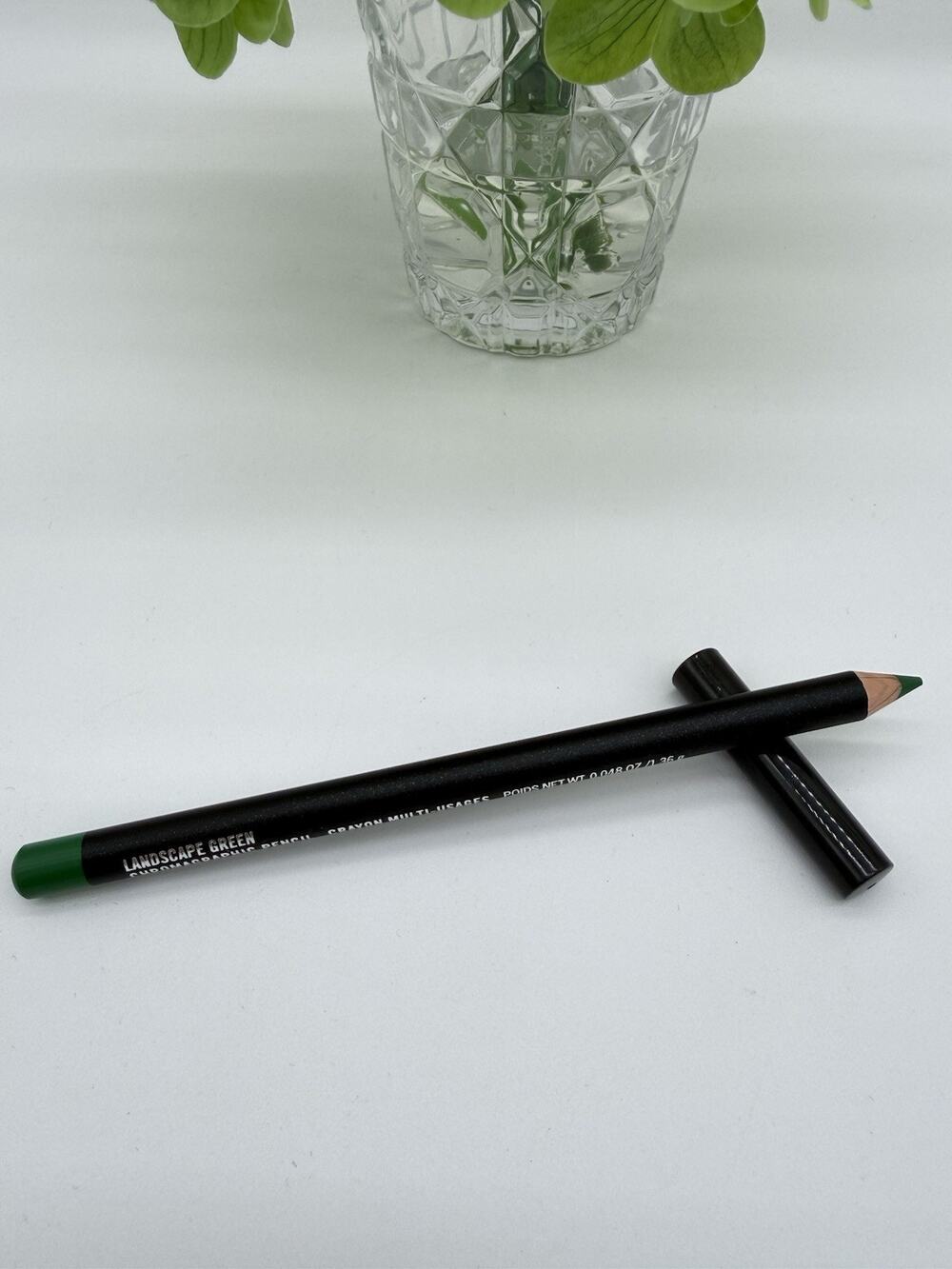 MAC Chromagraphic Pencil Landscape Green 1.36g/0.048oz